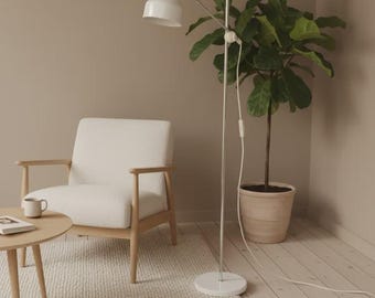 Luminária de chão vintage Belid Sweden, ajustável, em metal branco, estilo minimalista modernista de meados do século XX.