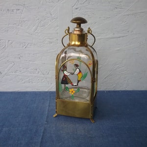 Caraffa vintage con carillon, bottiglia in cassa di ottone, dipinta a mano, bottiglia con erogatore, bottiglia di whisky musicale, carillon da collezione