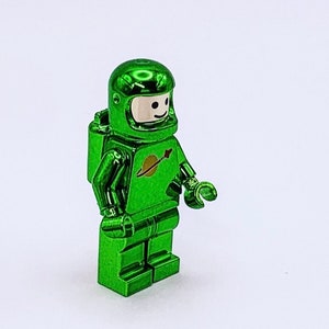 Lego Chrome Green Classic Space Astronaut mini figure New!