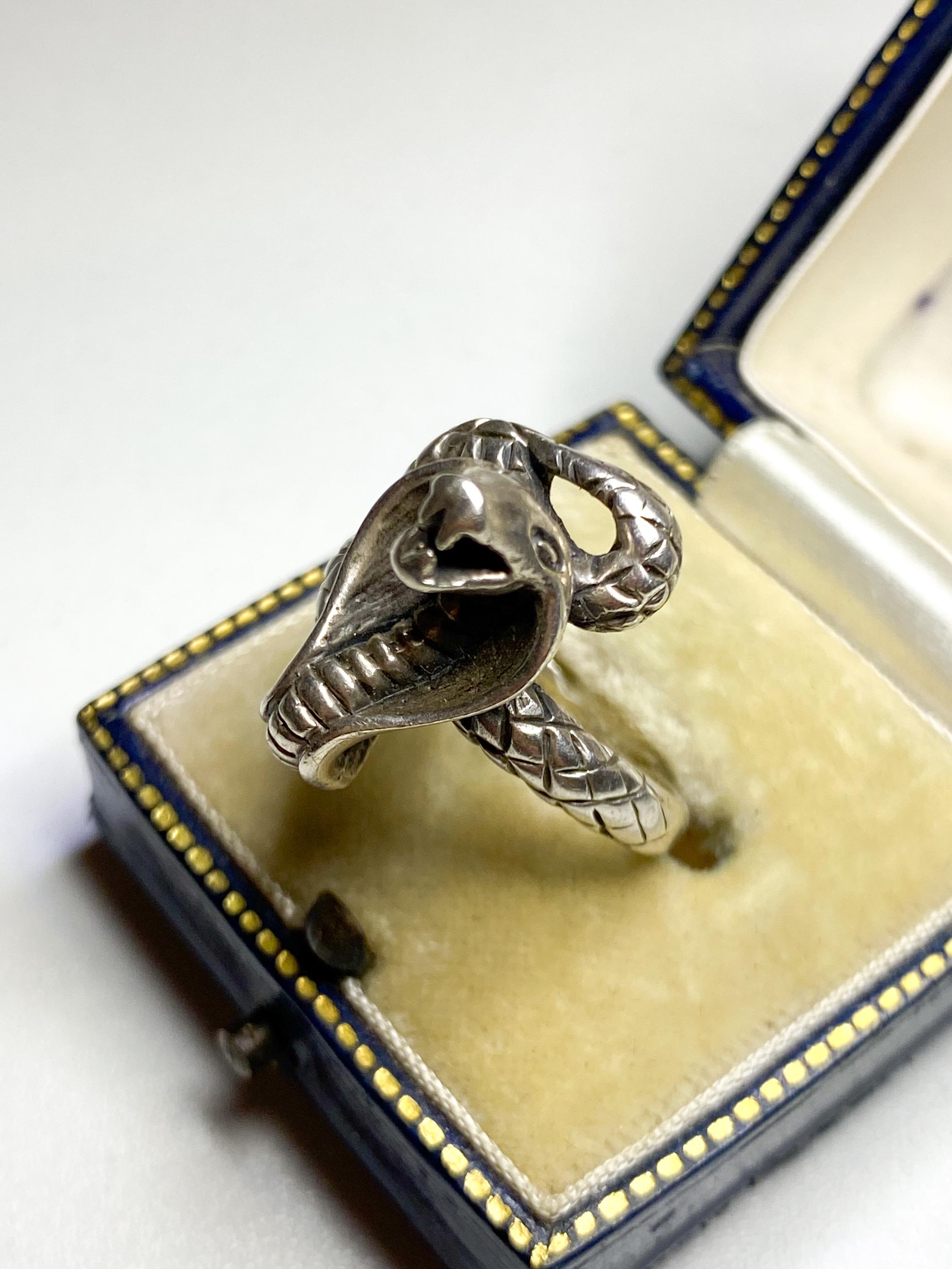 Bague Serpents Cobra Uraeus Argentée - Taille 60 - Style Charmeur De Serpents - Neuf Sans Emballage