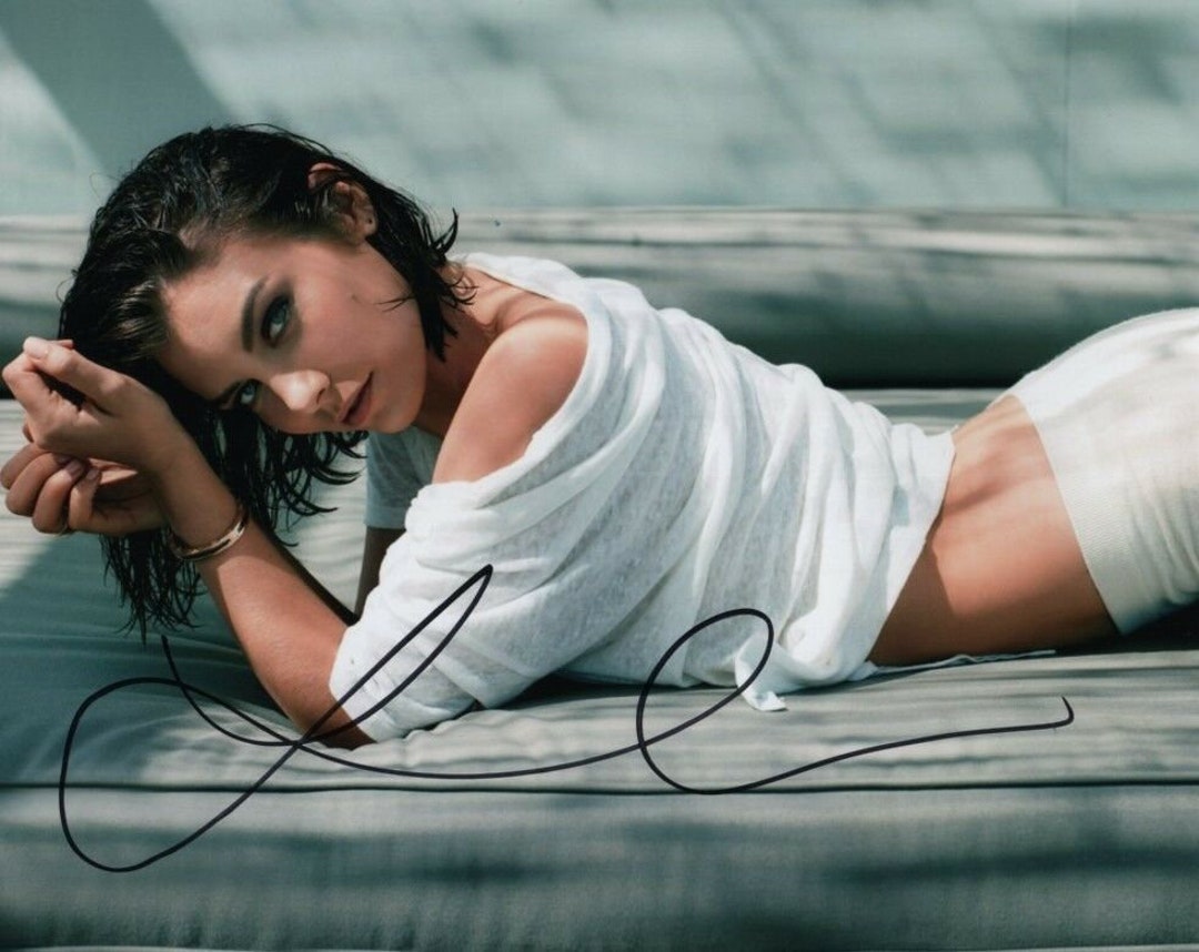 セール中…ローレンコーハン直筆サイン超大型フォト…Lauren Cohan Amazon.co.jp: ◇直筆サイン ◇ローレン コーハン ◇Lauren