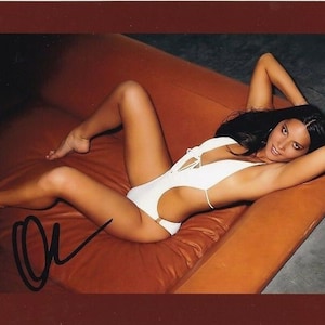 Olivia munn signed autographed photo
