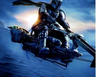 ペドロ・パスカル直筆サイン入りスター・ウォーズ マンダロリアン 8x10