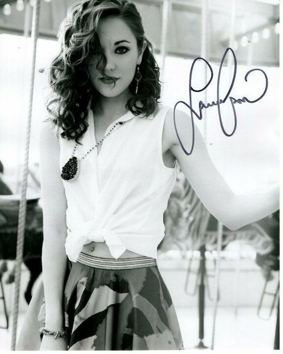 ローラ・オズネスのサイン入り8x10カルーセル写真 - Etsy 日本