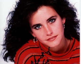 コートニー・コックスのサイン入り8x10写真（ホログラム付き）COA