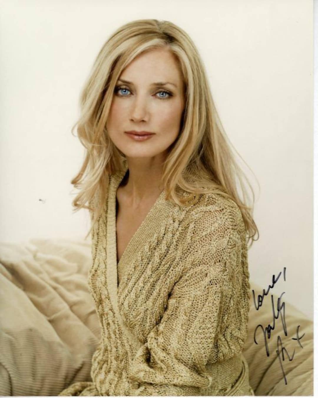 セール中…アニャ・テイラー=ジョイ直筆サイン超 大型写真…ミニチュア作家シリーズ ジョエリー・リチャードソンのサイン入り8x10写真 - Etsy 日本