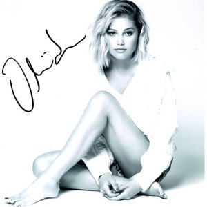 Olivia Holt ondertekende gesigneerde 8x10 foto
