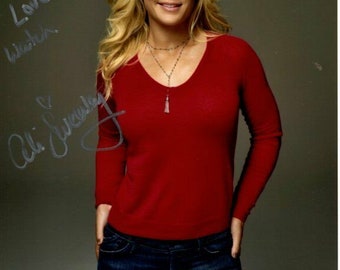 アリソン・スウィーニーのサイン入り8x10デイズ・オブ・アワ・ライブス