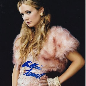 Billie Lourd signed autographed 8x10 scream queens chanel #3 photo daughter of carrie fisher