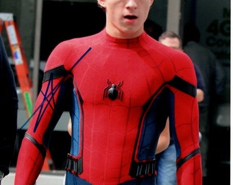 トム・ホランドの直筆サイン入りスパイダーマン 8x10 写真 - Etsy 日本