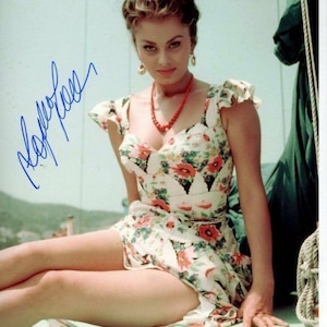 Sophia Loren firmó una foto autografiada de 8x10