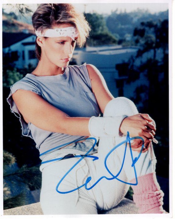 ジェイミー・リー・カーティスのサイン入り 8x10 パーフェクト