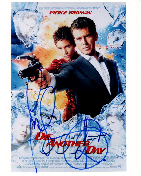 ピアース・ブロスナンのサイン入り8x10ジェームズ・ボンド『ダイ