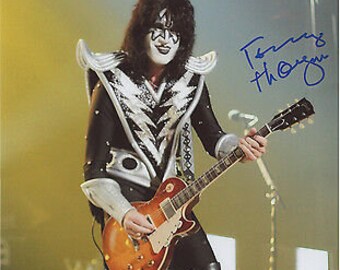 トミー・セイヤーのサイン入り8x10キッスギタリスト写真 - ジョンへ