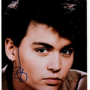 ジョニー・デップのサイン入り8x10写真COA - Etsy 日本