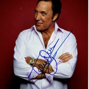 Tom Jones signed autographed 8x10 photo