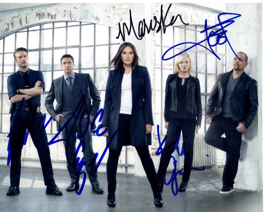 Law & Order: SVU Signed 8X10 Cast Photo ( Mariska Hargitay Kelli