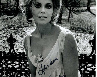 Lara parker signed autographed dark shadows angelique photo