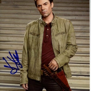 Billy Burke signed autographed 8x10 revolution miles matheson photo