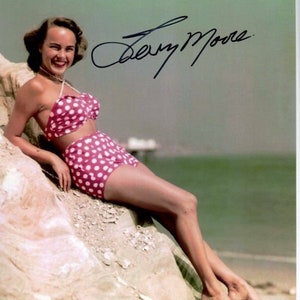 Terry Moore signed autographed 8x10 photo