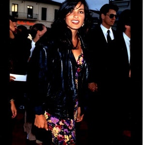 Mariska Hargitay signed autographed 8x10 photo