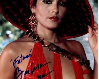 Barbara Carrera firmó una foto autografiada de 8x10 "Nunca digas nunca más" de James Bond 007