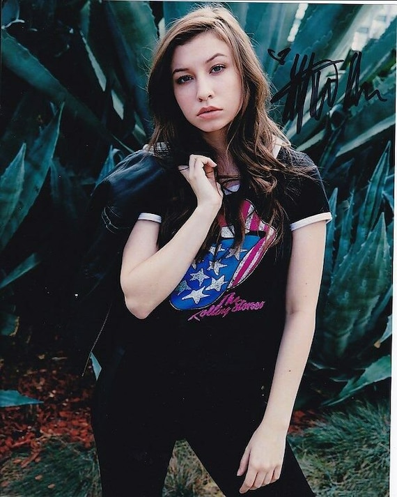 ケイトリン・ネイコンのサイン入り8x10写真 ウォーキング・デッド