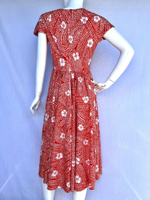 60s/70s Floral Waves Red A-line Dress - image 3