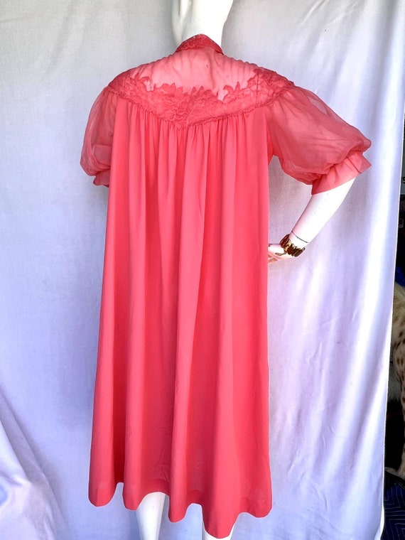 60s Puff Sleeve Salmon Pink Robe - image 2