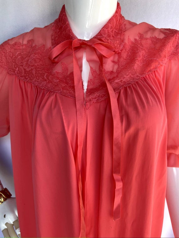 60s Puff Sleeve Salmon Pink Robe - image 3