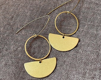 Minimale geometrische Ohrringe aus Messing, Statement-Schmuck, Geschenk für sie, goldene Ohrringe