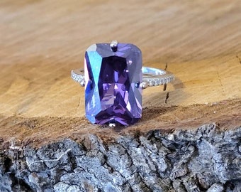 925 silver ring set with an amethyst zirconium, engagement ring