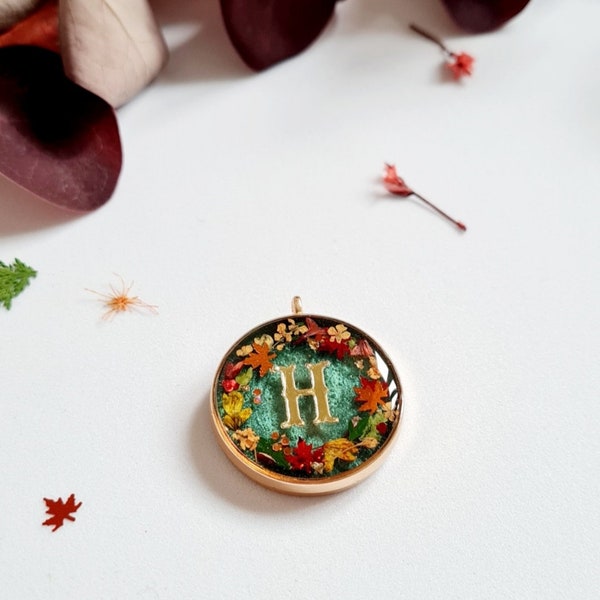 Autumn Wreath Pet ID tag, floral dog tag/resin dog tag, charm, personalised dog tag gift, handcrafted pressed flower resin pet tag