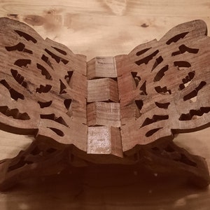 Wood Book/Bible/Cookbook Stand Hand Carved in India Vintage 1970s