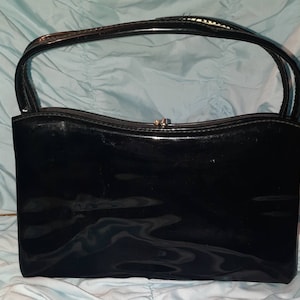 Black Patent Purse Double Top Handles Gold Kiss Lock Closure Pristine Condition 12x7x2 Vintage 1950s Grandma Core Style Handbag 50s Fashion