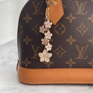 Louis Vuitton Baxter Dog Bag Charm - Gold Bag Accessories, Accessories -  LOU664333