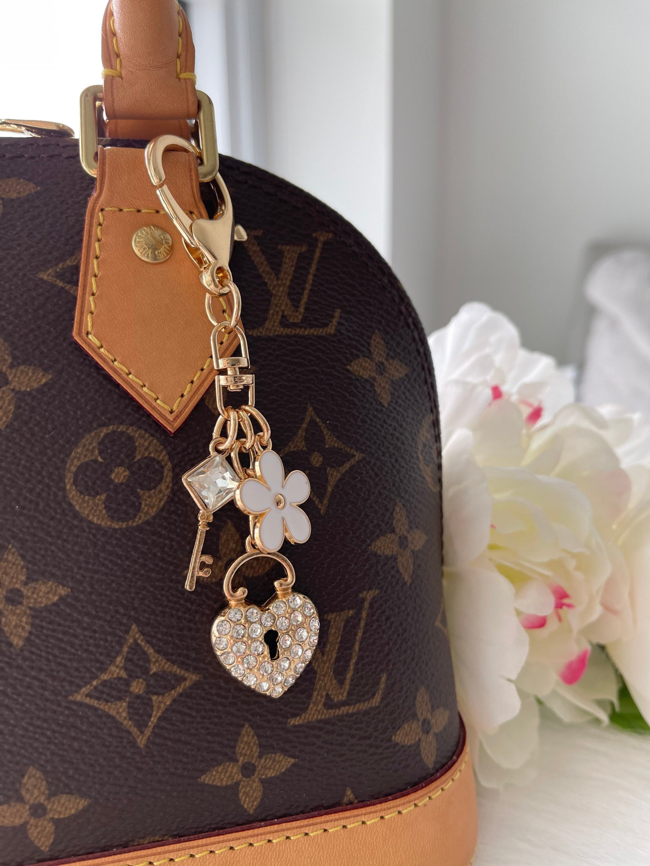 Louis Vuitton - Authenticated Idylle Blossom Bag Charm - Metal Gold for Women, Very Good Condition