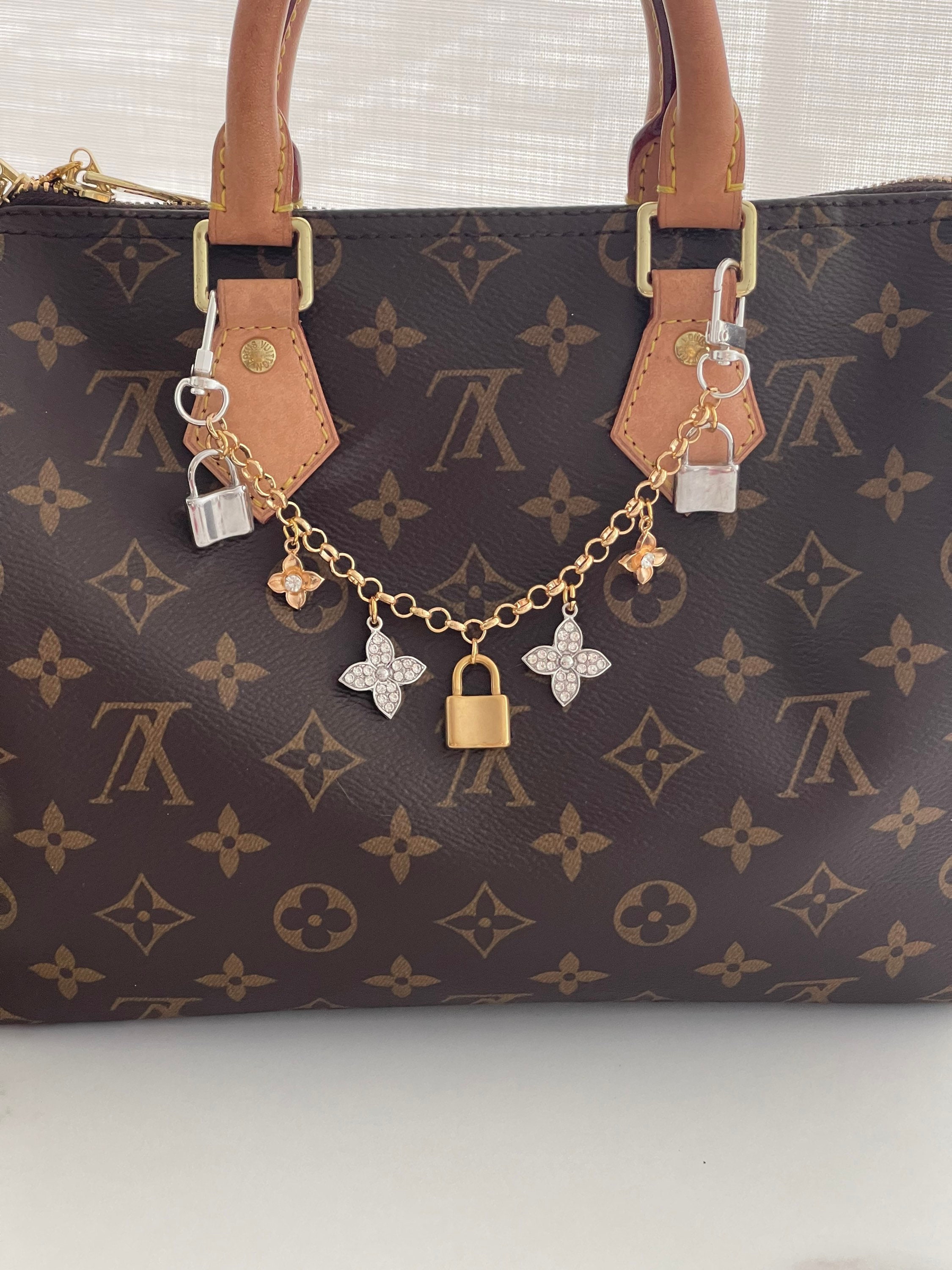 Louis Vuitton Women'S Keychain Cute Doll Tiger Pendant Monogram Canvas  Pattern PU Material Bag Charm High
