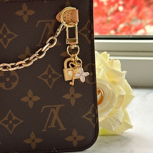 Louis Vuitton Mini Pochette 