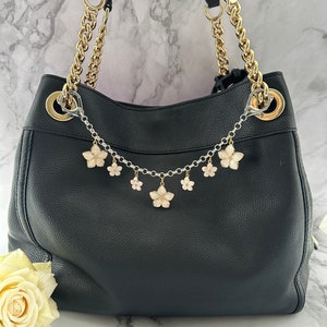 Creme Kirschblüten Taschenanhänger .Preis beinhaltet Steuern, Zölle, Versand. Wunderschön als Geschenk verpackt