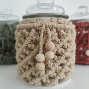 Macrame box with glass lid vanille