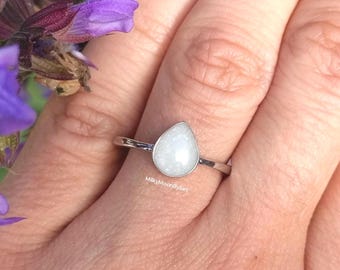 Breastmilk ring, Breastfeeding milestone gift, breastmilk keepsake jewellery, breastmilk pearl, lactation gift, gift for breastfeeding mum