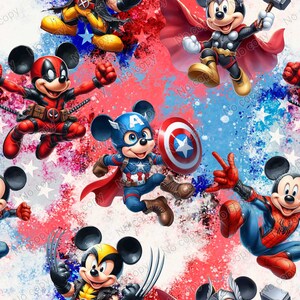 Op de afbeelding: Een levendig patroon met Mickey Mouse-personages verkleed als superhelden, waaronder Captain America, Thor en Spider-Man. Het ontwerp heeft een rood, wit en blauw kleurenschema met ster- en spettereffecten.