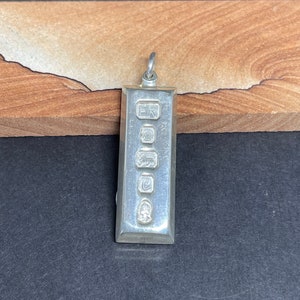 32.4g Jubilee sterling silver bullion bar, with jump ring