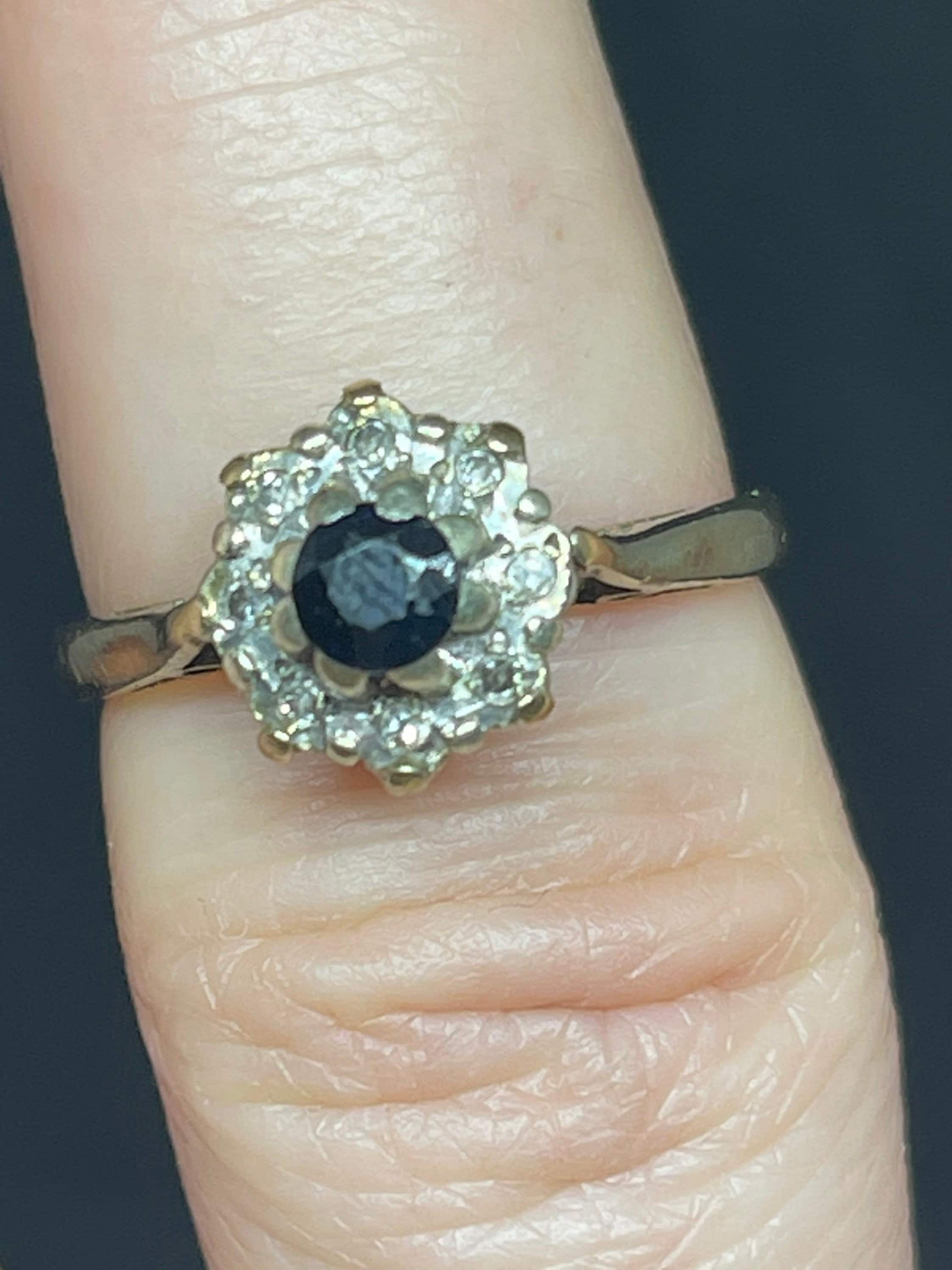 9ct gold sapphire and diamond cluster ring clearance