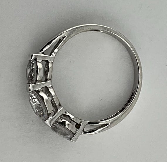 Bague En Argent Massif Avec Trio De Zirconiums - Taille 56 - Occasion