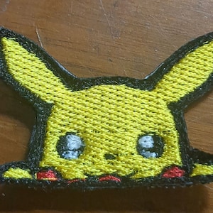 Gluren Pikachu-patch - 2 x 1,25 inch