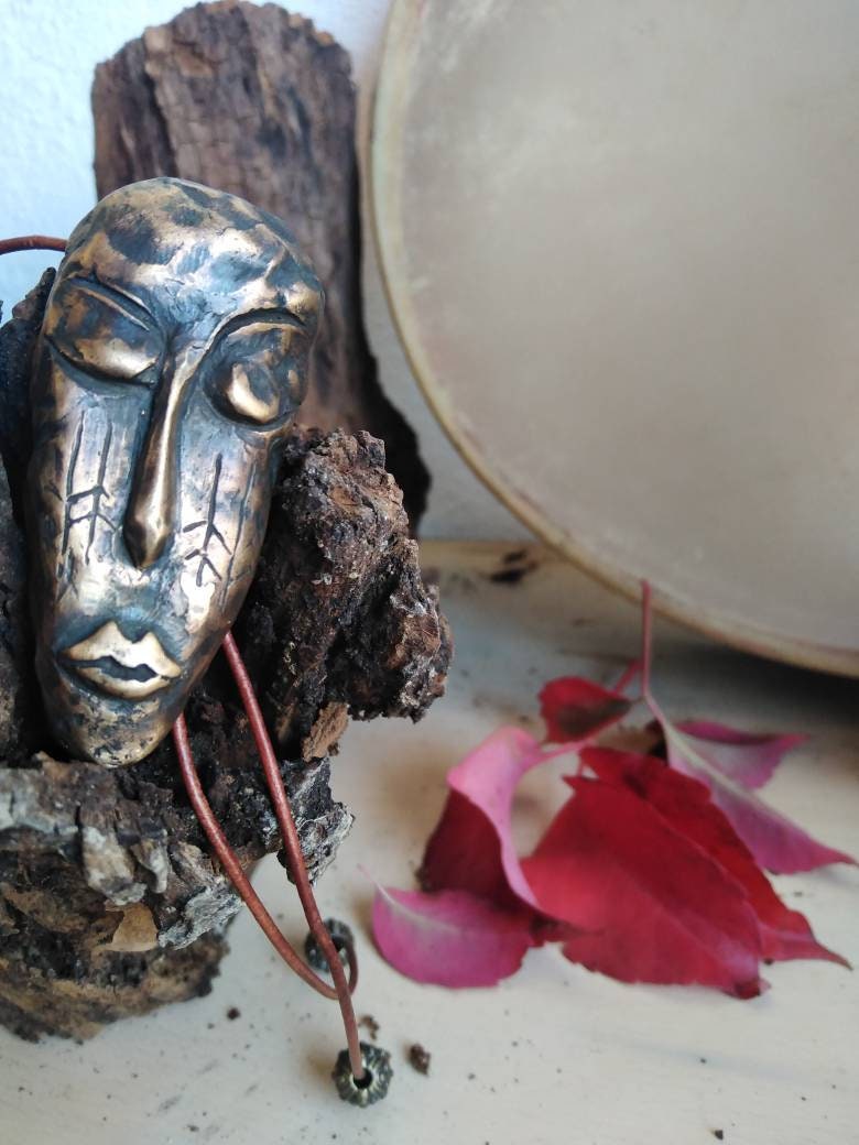 KAARIA Amulett Maske, Lost Wax Handgefertigte Halskette, Handgefertigter Anhänger, Messing Bronzeguss, Handgefertigter Schmuck, Afrika, Weisheit