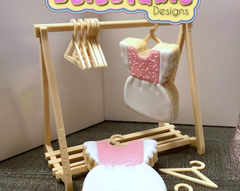 Cookie Clothes Rack & Hangers