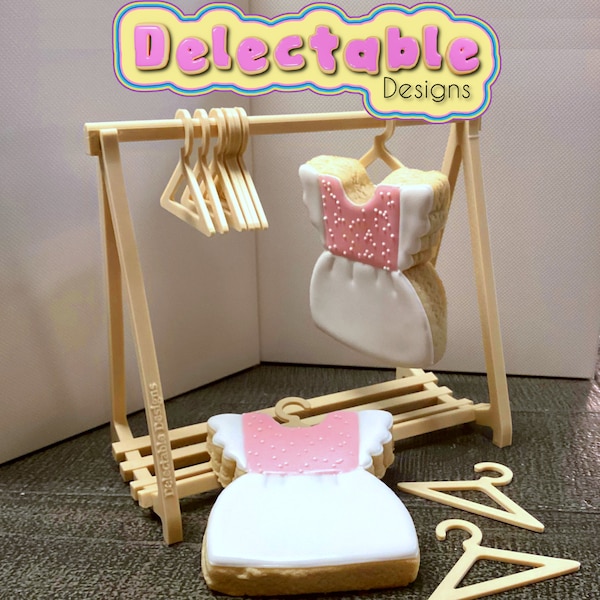 Cookie Clothes Rack & Hangers